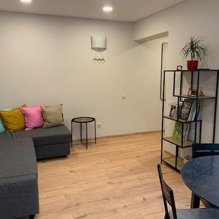 Cozy Apartment In Karmėlava Exteriör bild
