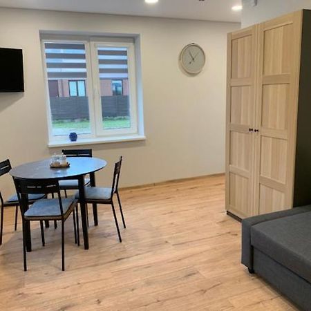 Cozy Apartment In Karmėlava Exteriör bild